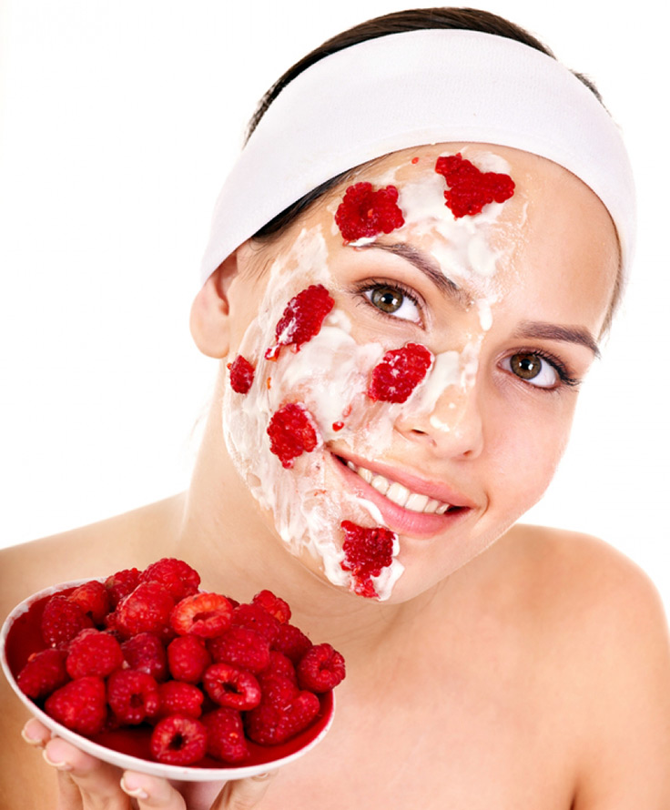Masques pour le visage à la framboise et aux baies