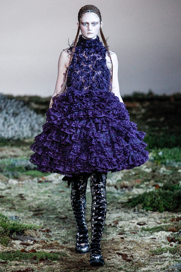 Robe violette Alexander McQueen