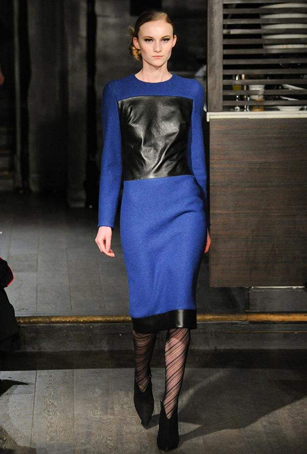 Robe bleue Douglas Hannant