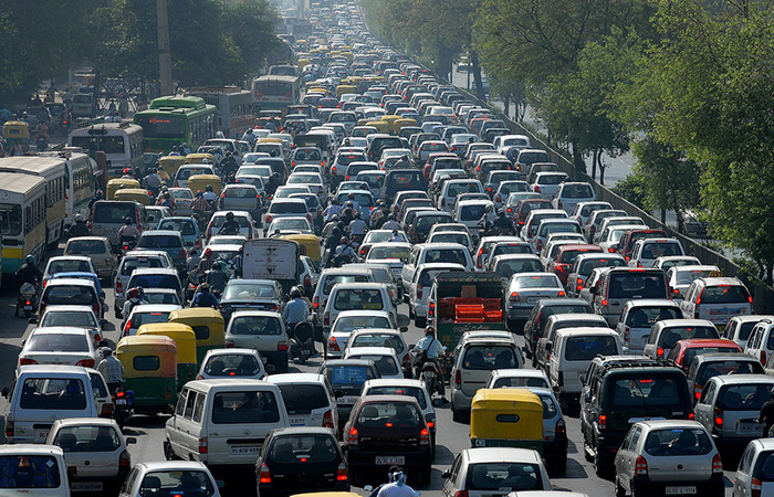 Des voitures sur la route