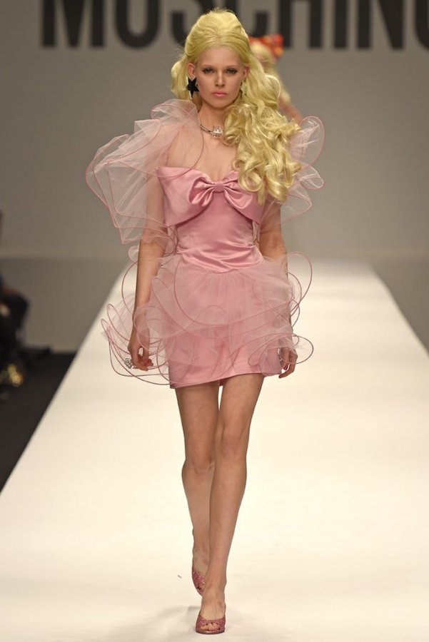 Belle robe dans le style de Barbie