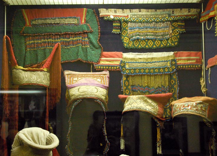 Coiffes de jeune fille et de femme de la Russie antique