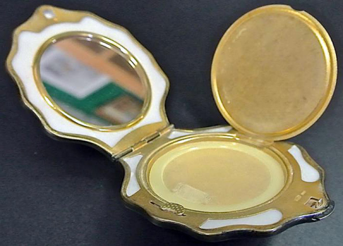 Boîte à poudre soviétique