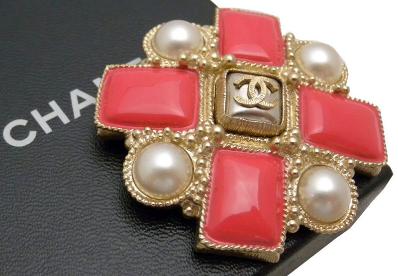 Broche Chanel