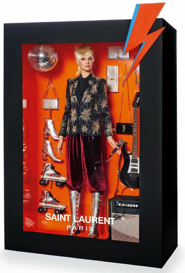 Modèle sous la forme d'une poupée de mode