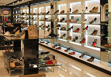 Chaussures à bout ouvert et bottines