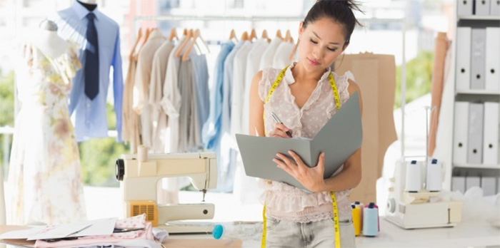 Comment démarrer une carrière dans l'industrie de la mode