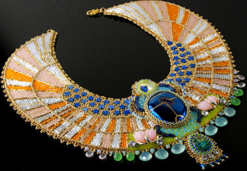 Colliers luxueux et colliers de perles