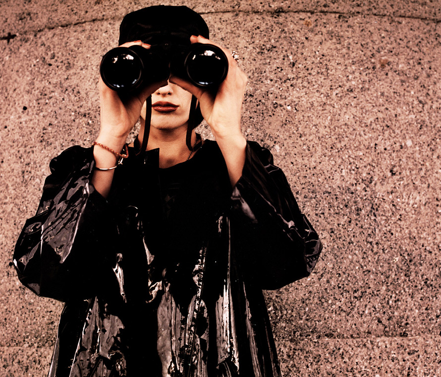 Les jumelles comme accessoire de mode et de divertissement