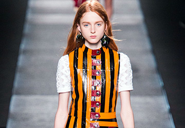 Robes en cuir printemps-été 2026