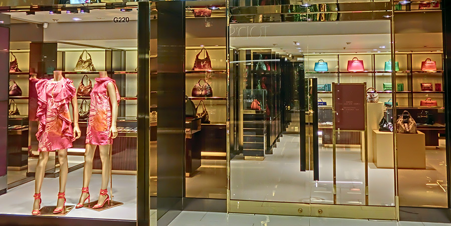 Influence des vêtements de marques de mode sur les premières impressions