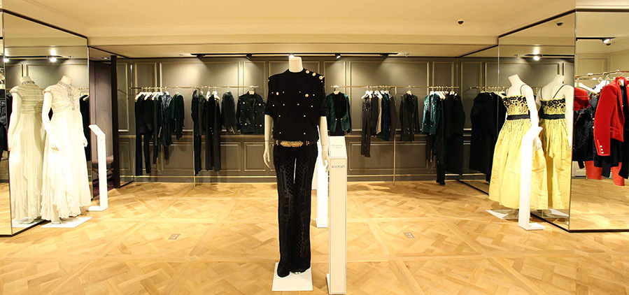 Influence des vêtements de marques de mode sur les premières impressions