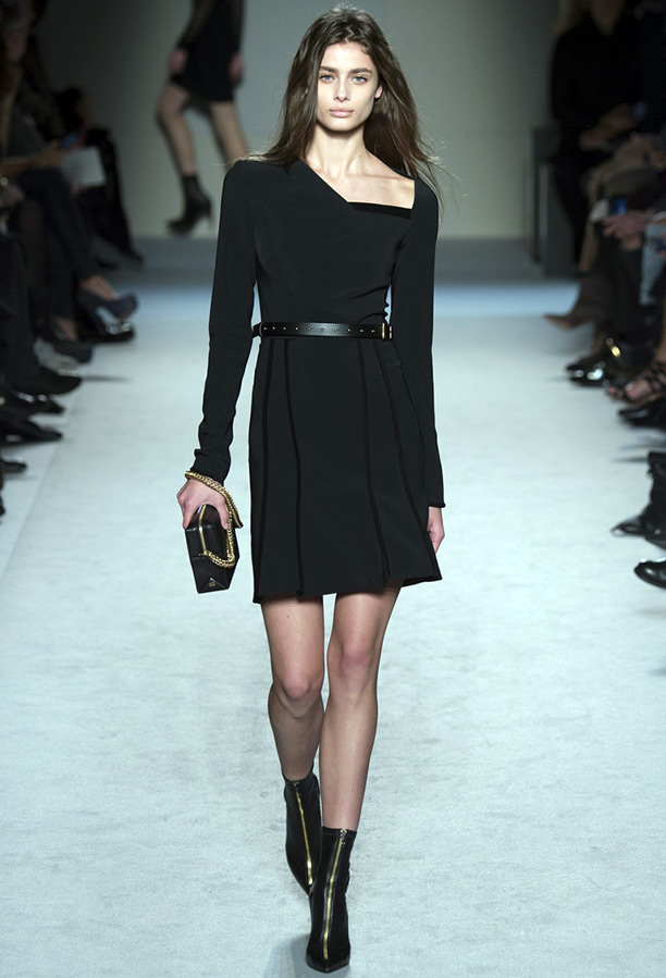 Robe asymétrique, photo