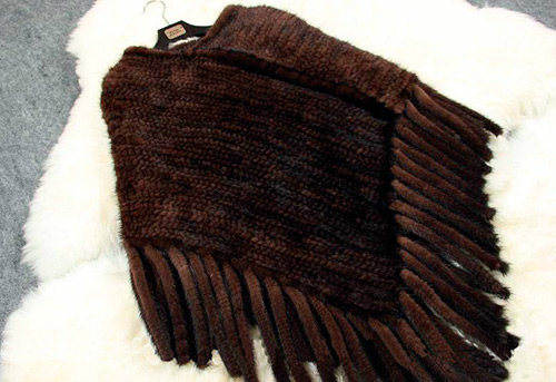 Tricots en fourrure pour l'automne et l'hiver