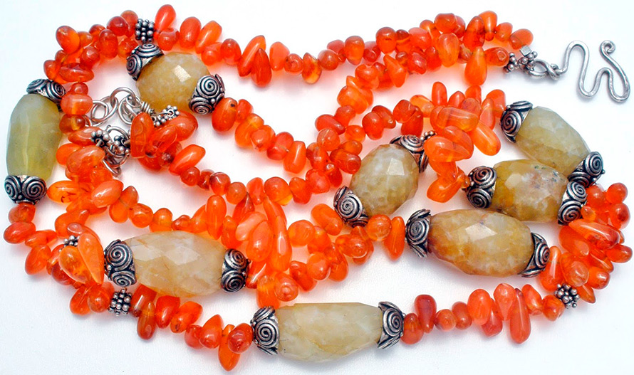 Nuances d'automne dans les vêtements et accessoires