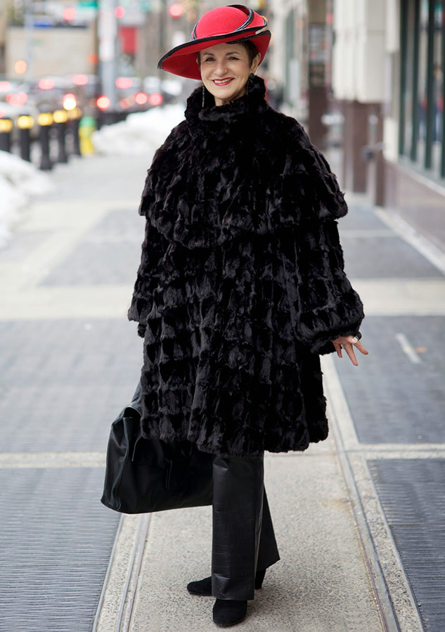 Images à la mode de femmes âgées