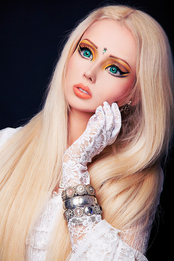 Valeria Lukyanova a présenté son premier morceau