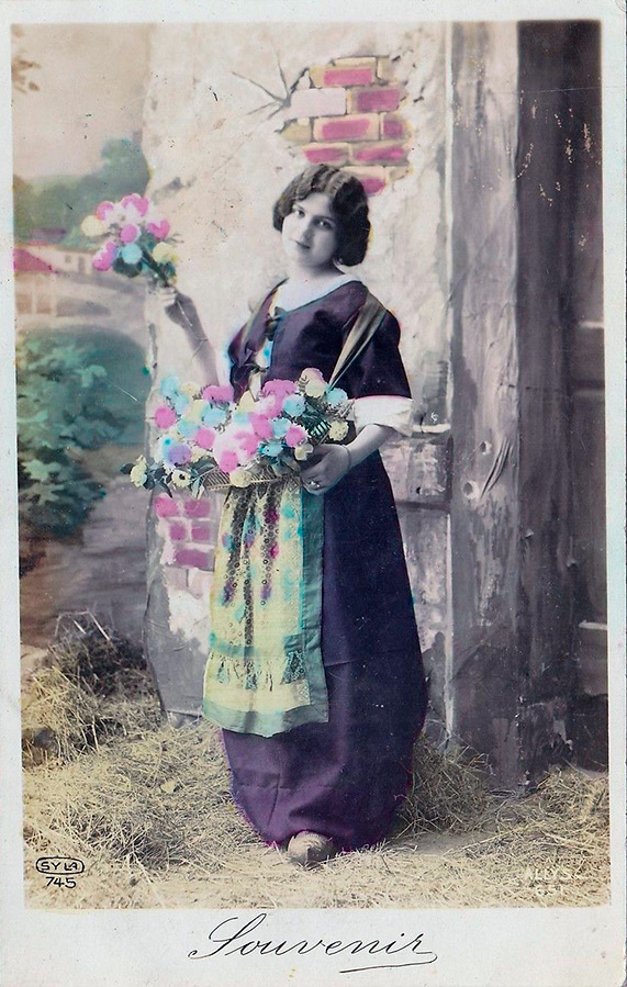 Fille - carte postale vintage