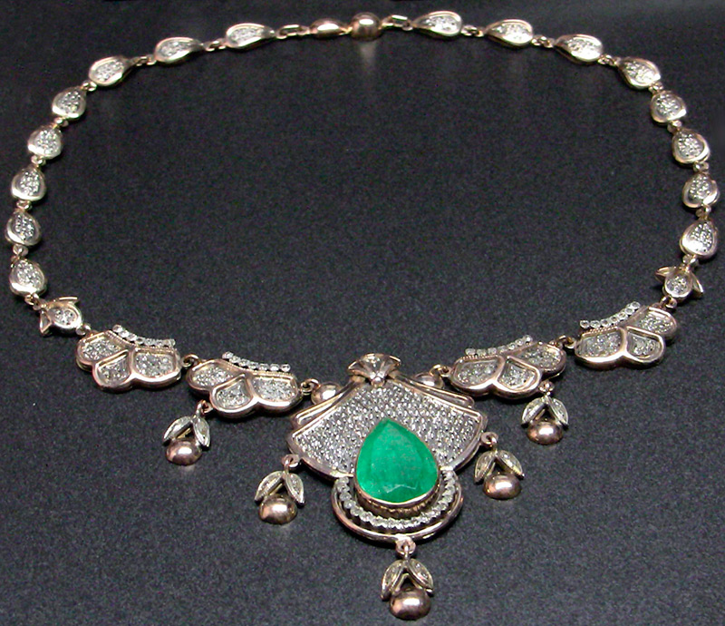 Bijoux soviétiques de luxe