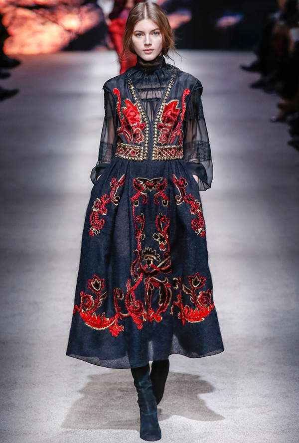 Robe luxueuse par Alberta Ferretti