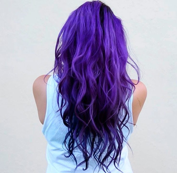 Couleur de cheveux violette