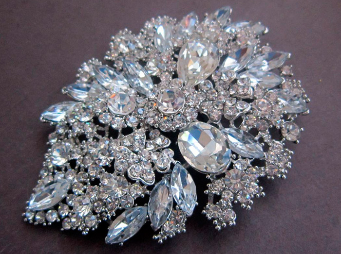 Broche de mariage pour la mariée