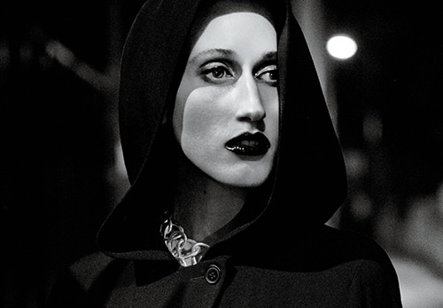 Anna Cleveland est un modèle gracieux