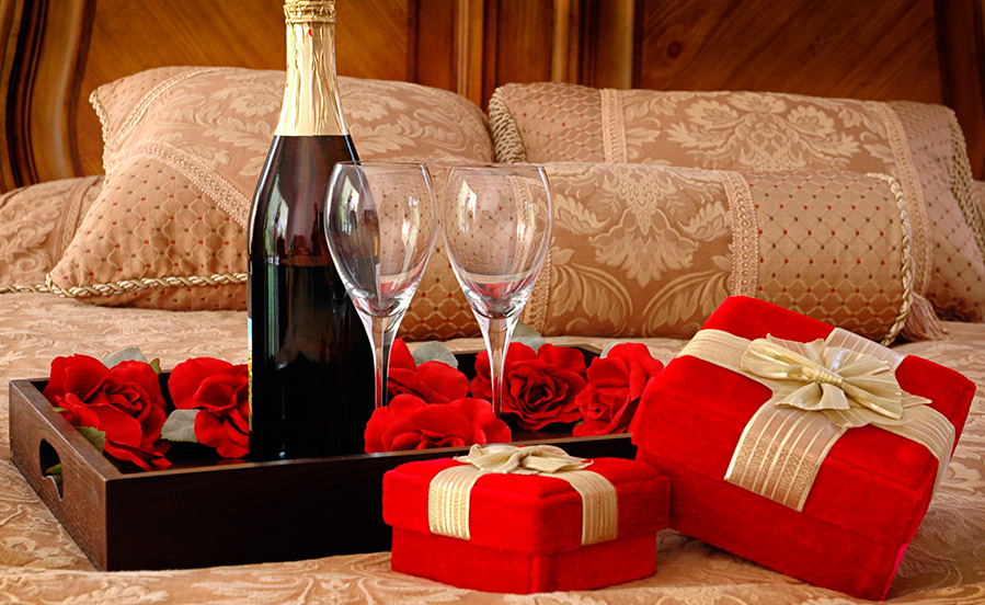 Accessoires et gadgets rouges pour la Saint-Valentin