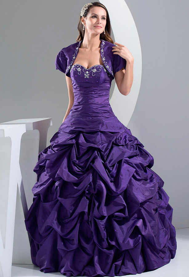 Robe violette luxueuse