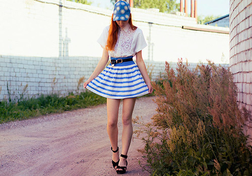 Style marin dans les vêtements et accessoires