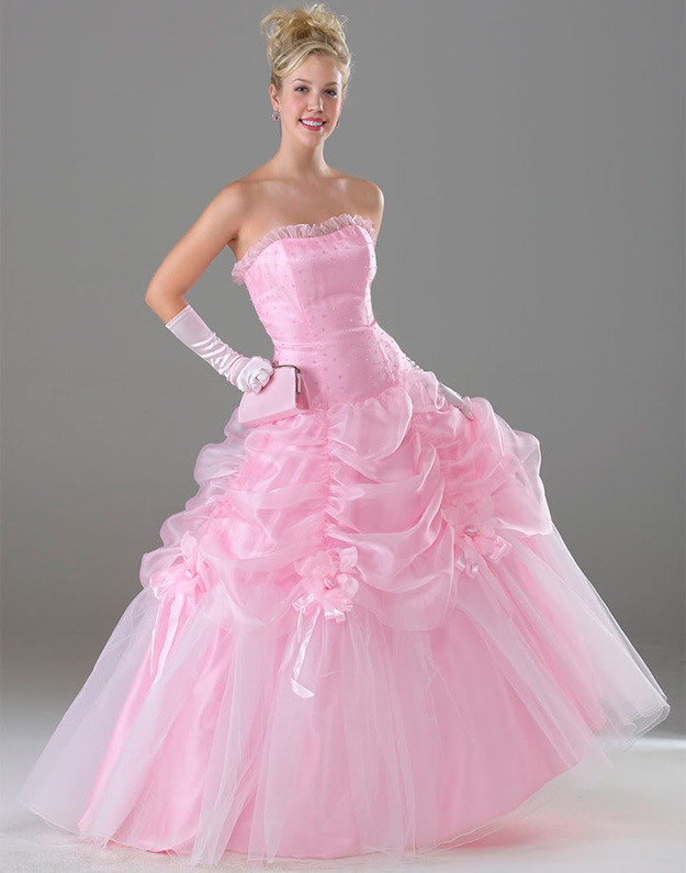 Mariée en robe rose