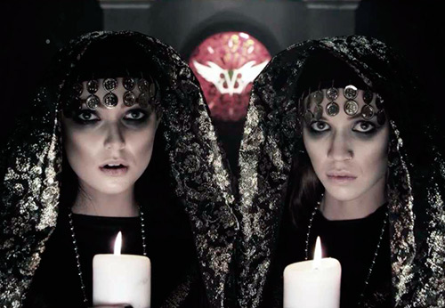 Des images sombres pour les séances photo comme signes avant-coureurs du futur