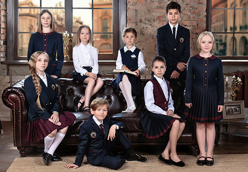 L'uniforme scolaire le plus beau et le plus désirable