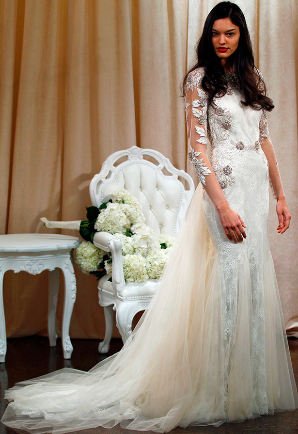 Robe de mariée avec traine