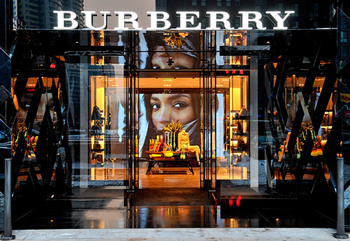 Christopher Bailey obtient une baisse de salaire de 75 %