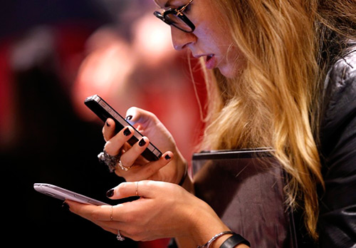 Est-il pratique d'acheter des vêtements et des accessoires depuis un smartphone ?