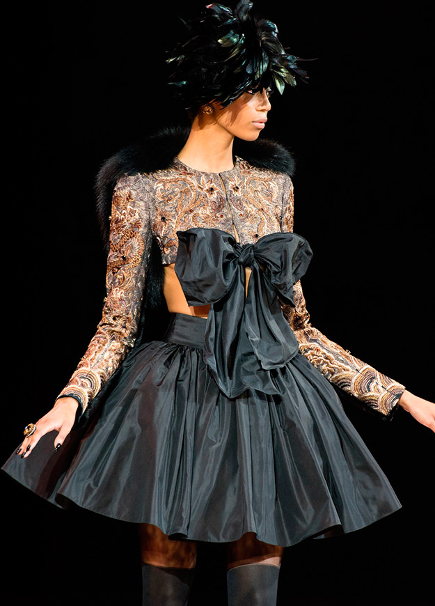 La robe noire de Guo Pei