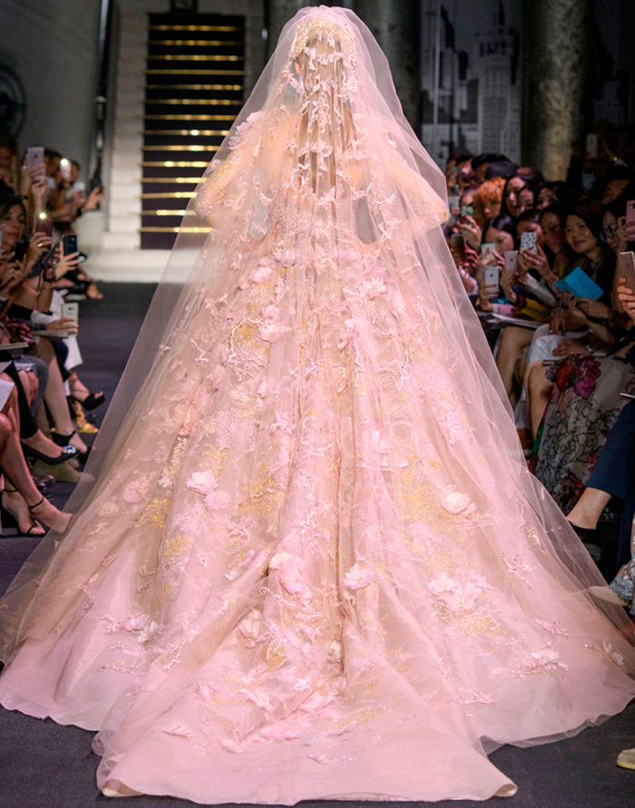 Mariage en robe haute couture des collections 2025-2026