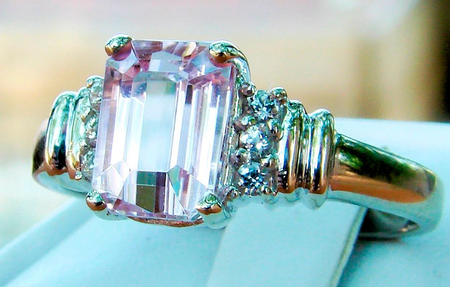 Bague avec kunzite