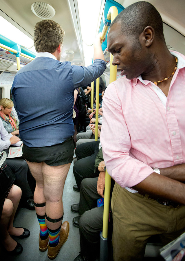 Hommes en short court