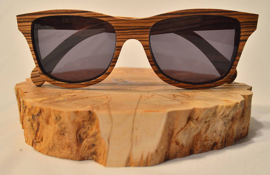 Lunettes de soleil en bois