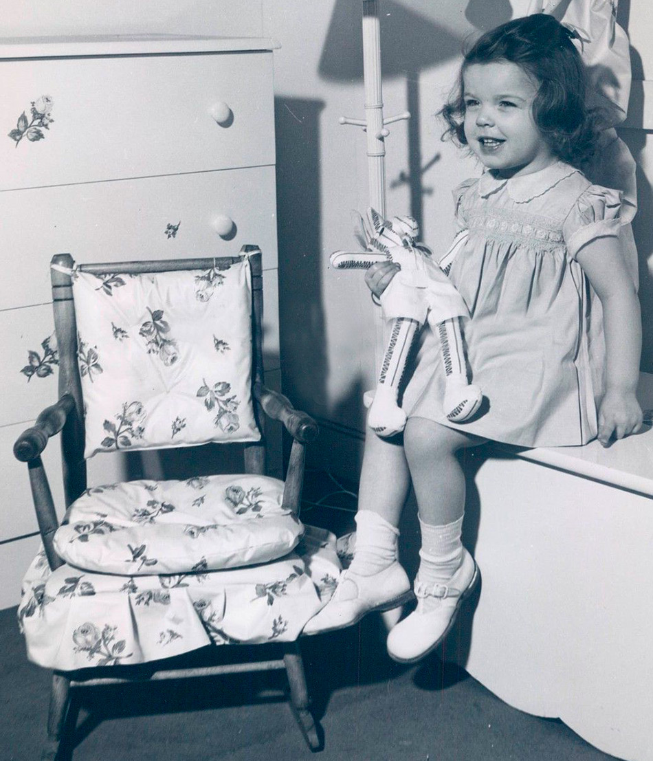 Petite fille à la poupée