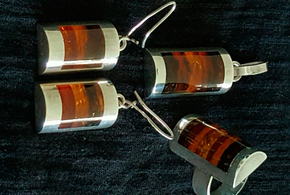 Bijoux avec de l'ambre