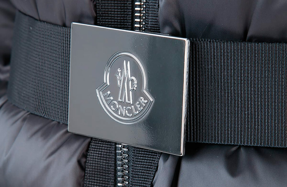 Pourquoi les vêtements et accessoires de marques de mode sont si chers