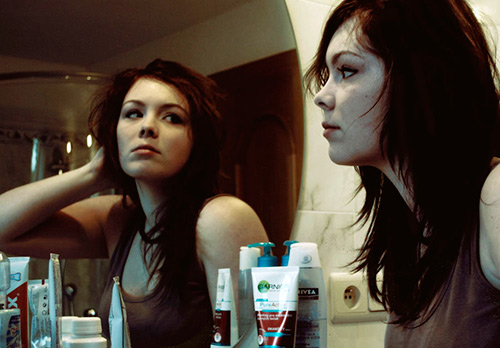 Comment resserrer l'ovale du visage à la maison