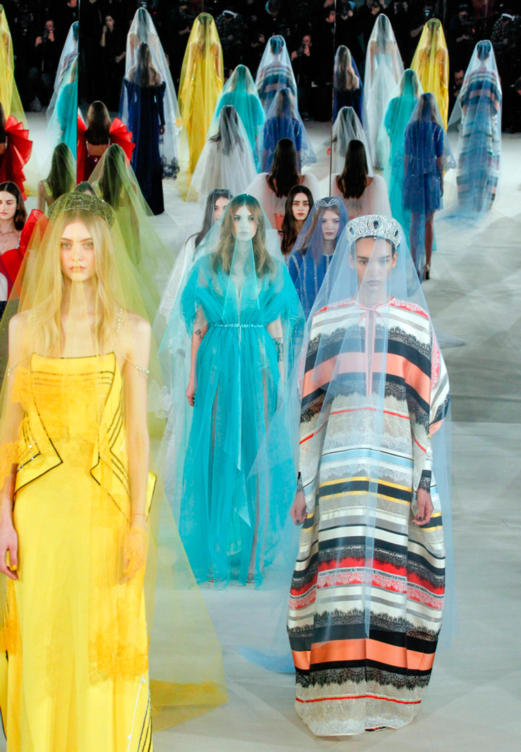 Robes couture lumineuses