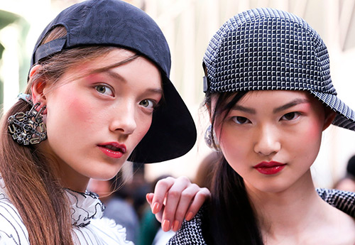 Rouge à lèvres à la mode 2026 - photo d'images de collections