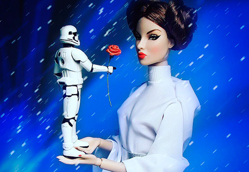 Que se passe-t-il si vous combinez une poupée de mode avec un robot