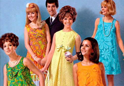 Robe trapèze dans l'histoire et la modernité