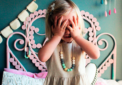 A quel âge une fille peut-elle porter des boucles d'oreilles en or ?